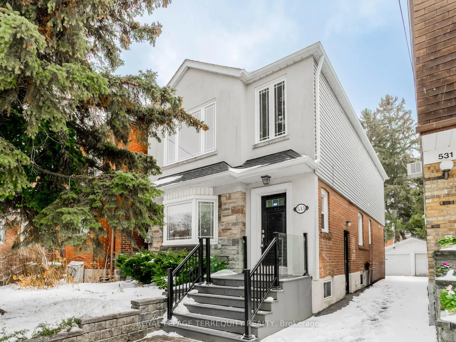 Photo 2 of 533 Soudan Avenue, Toronto, Mount Pleasant East — HOMEH