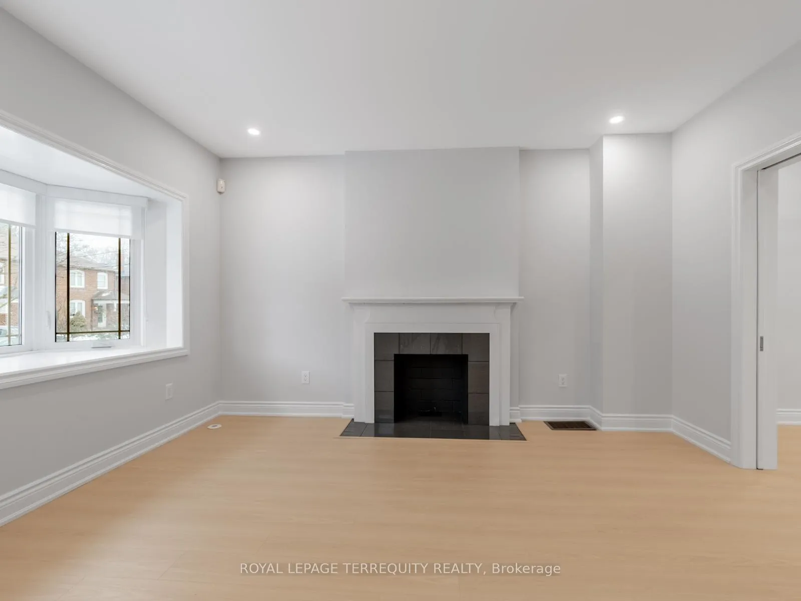 Photo 4 of 533 Soudan Avenue, Toronto, Mount Pleasant East — HOMEH