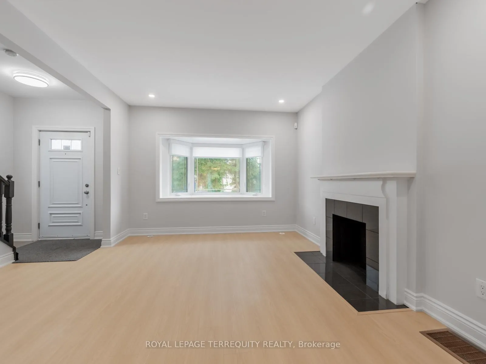Photo 6 of 533 Soudan Avenue, Toronto, Mount Pleasant East — HOMEH