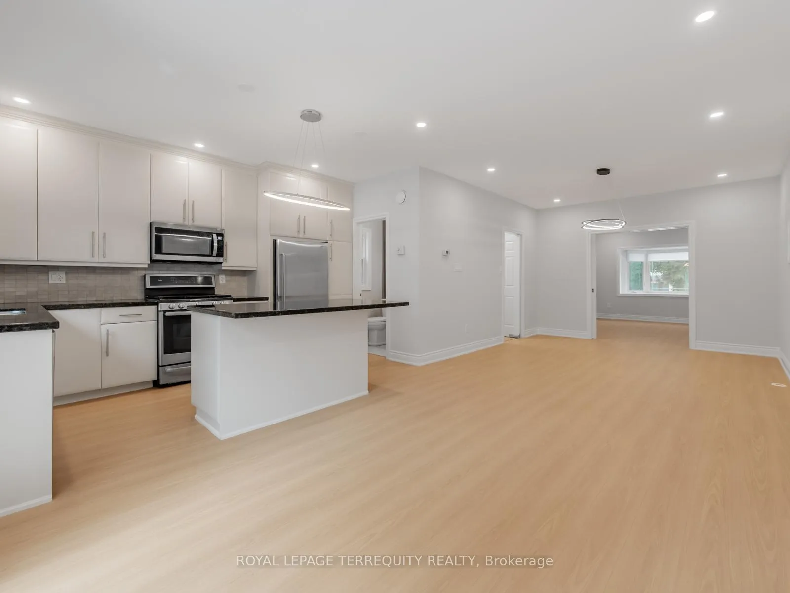 Photo 12 of 533 Soudan Avenue, Toronto, Mount Pleasant East — HOMEH