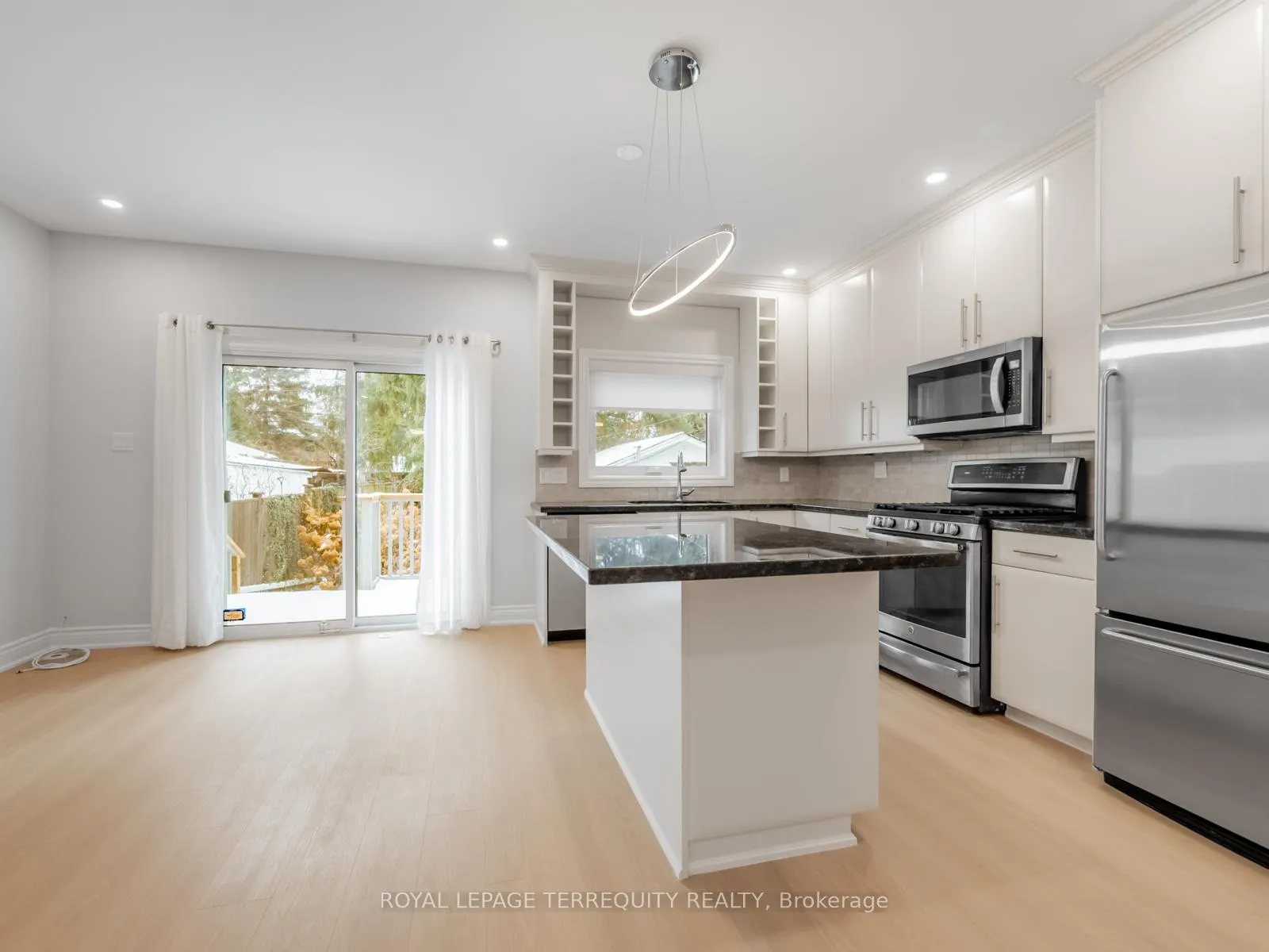 Photo 13 of 533 Soudan Avenue, Toronto, Mount Pleasant East — HOMEH
