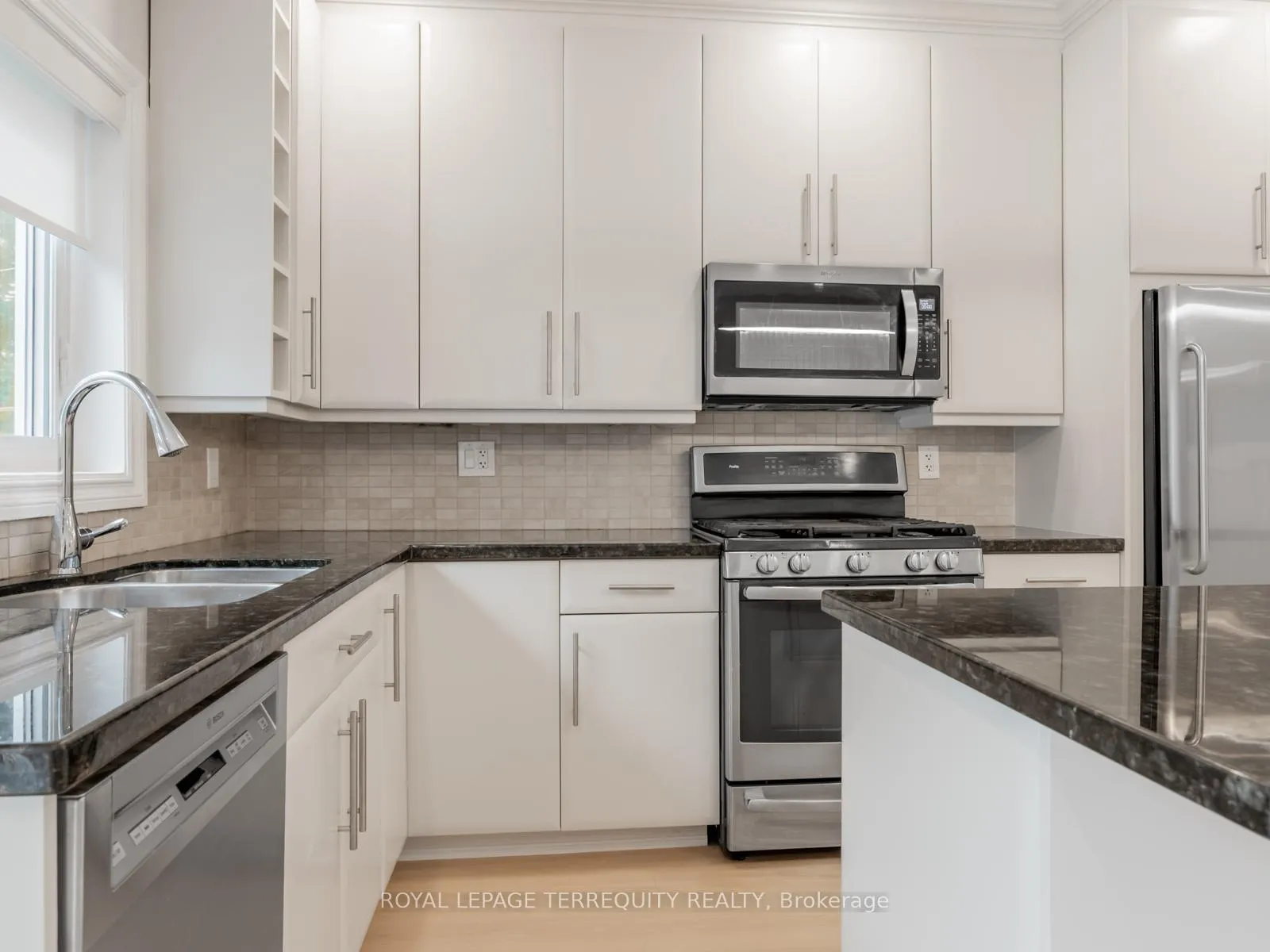Photo 16 of 533 Soudan Avenue, Toronto, Mount Pleasant East — HOMEH