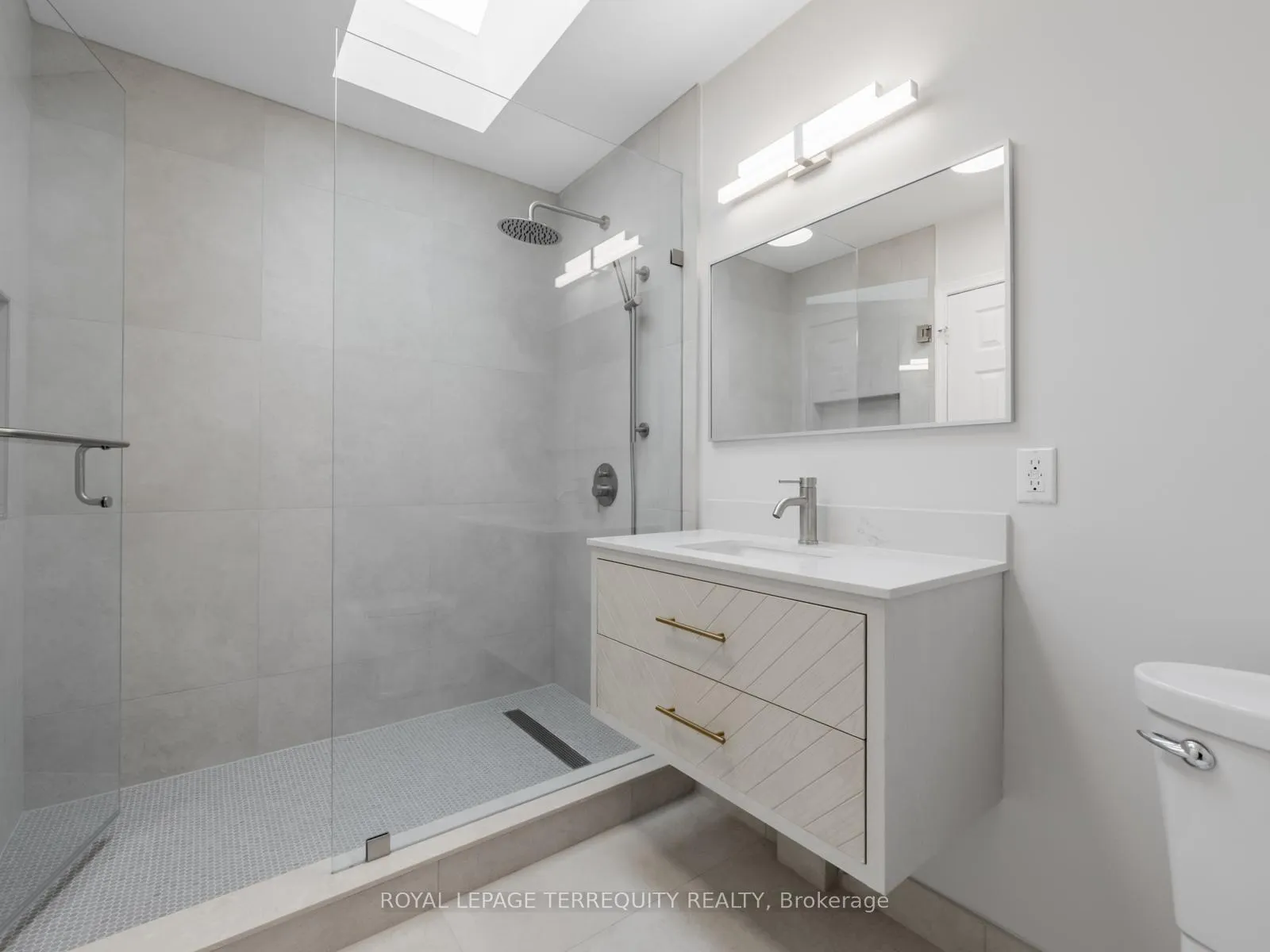Photo 22 of 533 Soudan Avenue, Toronto, Mount Pleasant East — HOMEH