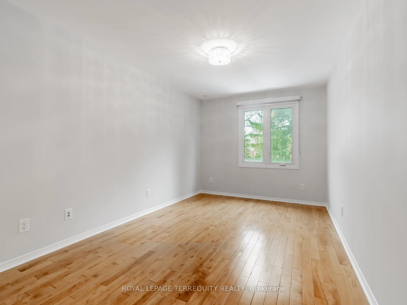 Photo 24 of 533 Soudan Avenue, Toronto, Mount Pleasant East — HOMEH