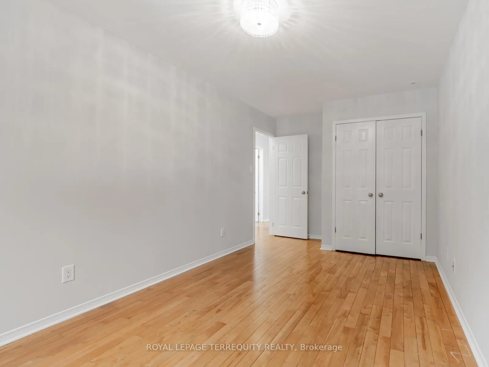 Photo 25 of 533 Soudan Avenue, Toronto, Mount Pleasant East — HOMEH