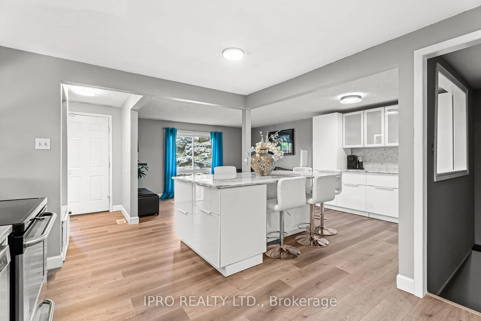 Photo 1 of 128 Homestead Place, Kitchener, Forest Heights — HOMEH