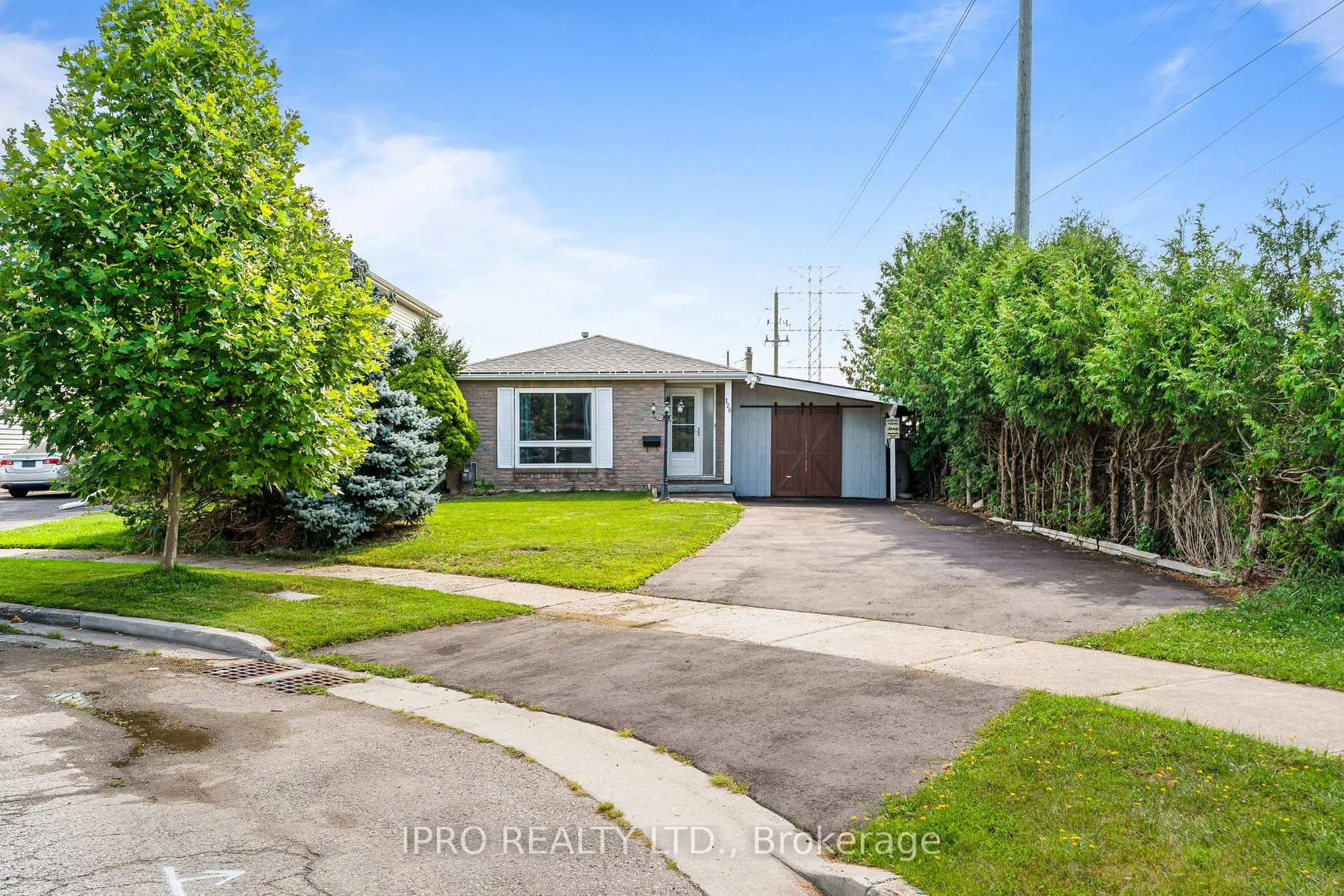 Photo 2 of 128 Homestead Place, Kitchener, Forest Heights — HOMEH