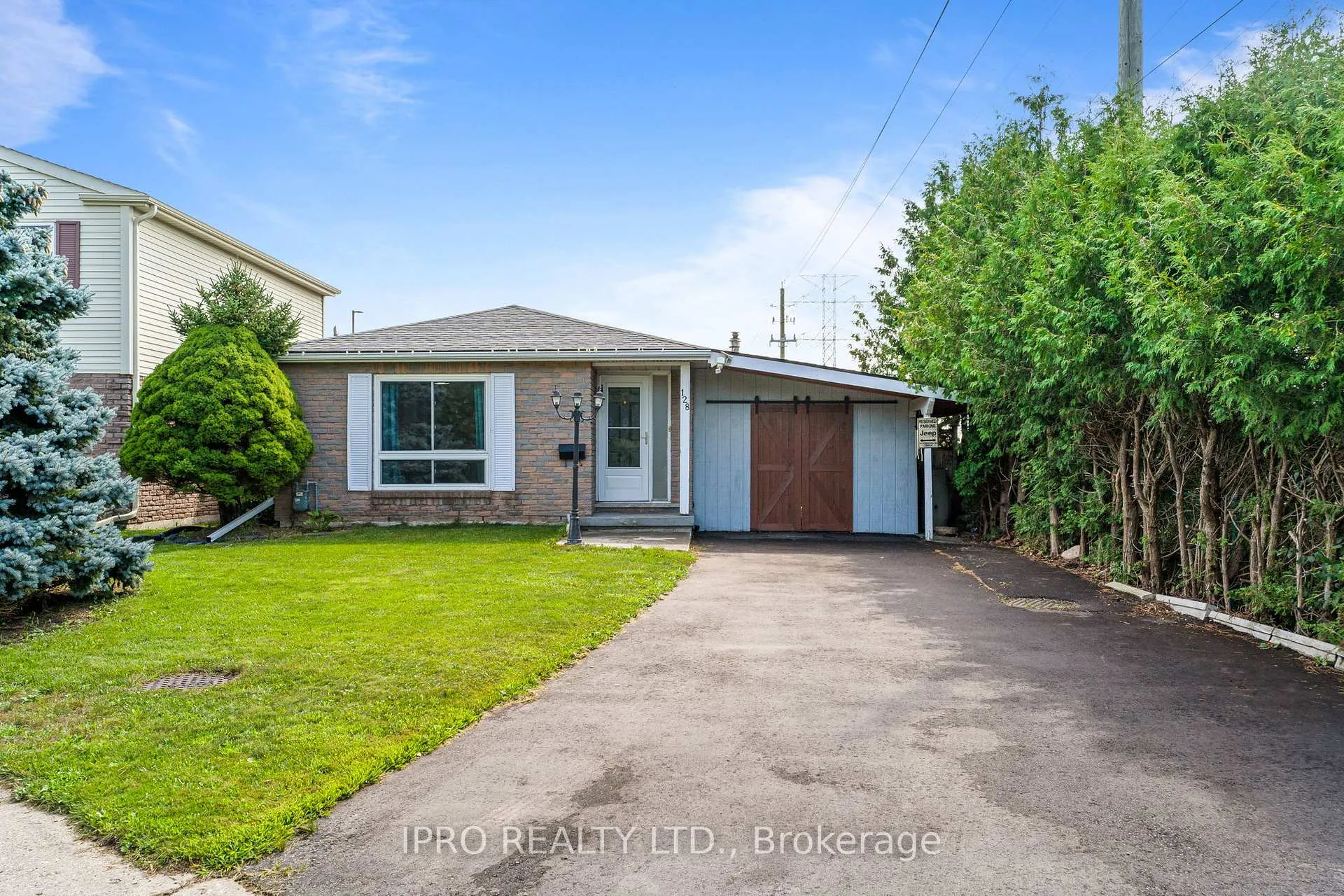 Photo 3 of 128 Homestead Place, Kitchener, Forest Heights — HOMEH