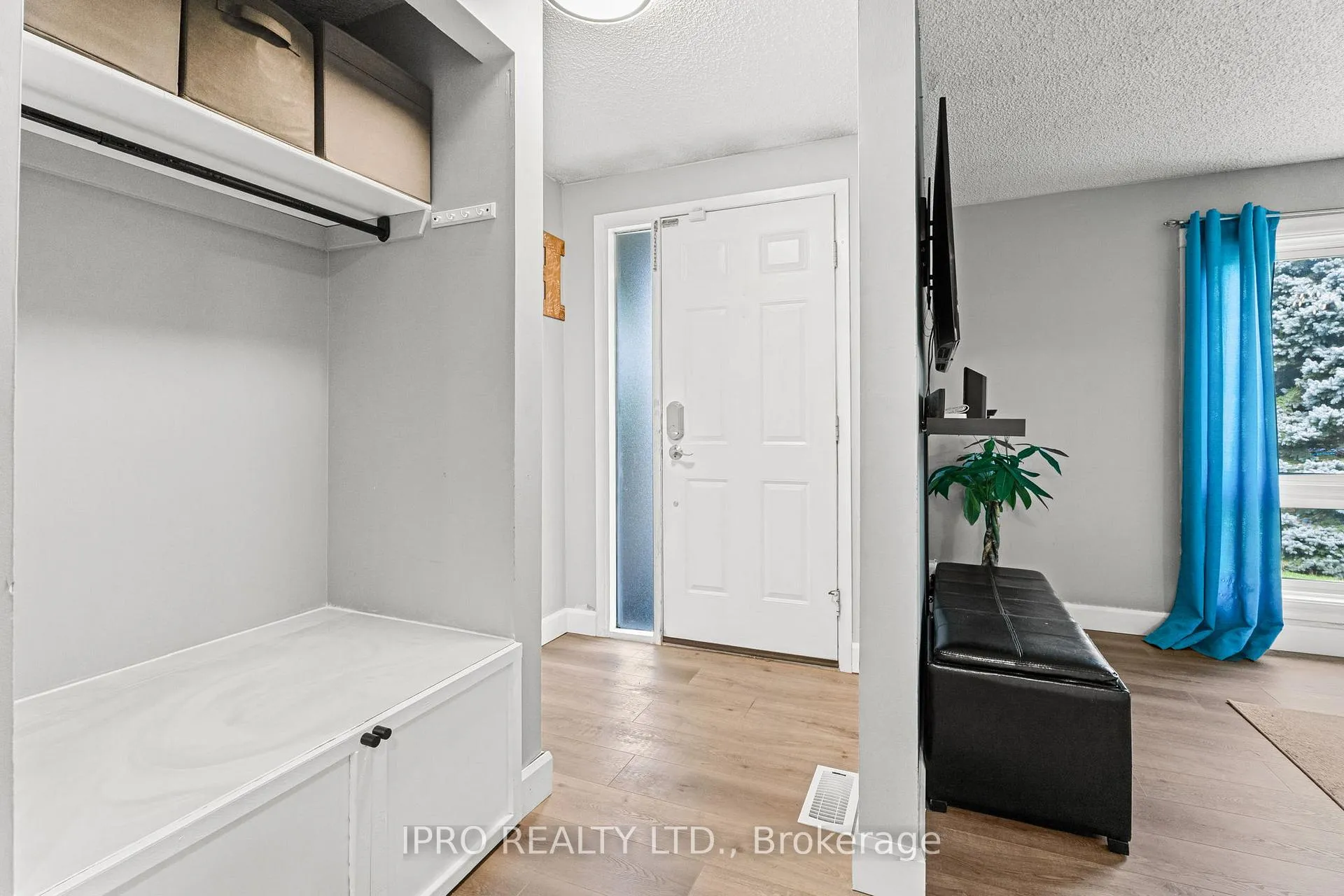 Photo 6 of 128 Homestead Place, Kitchener, Forest Heights — HOMEH