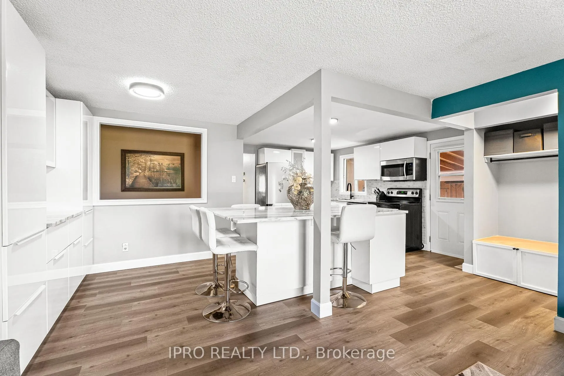 Photo 8 of 128 Homestead Place, Kitchener, Forest Heights — HOMEH