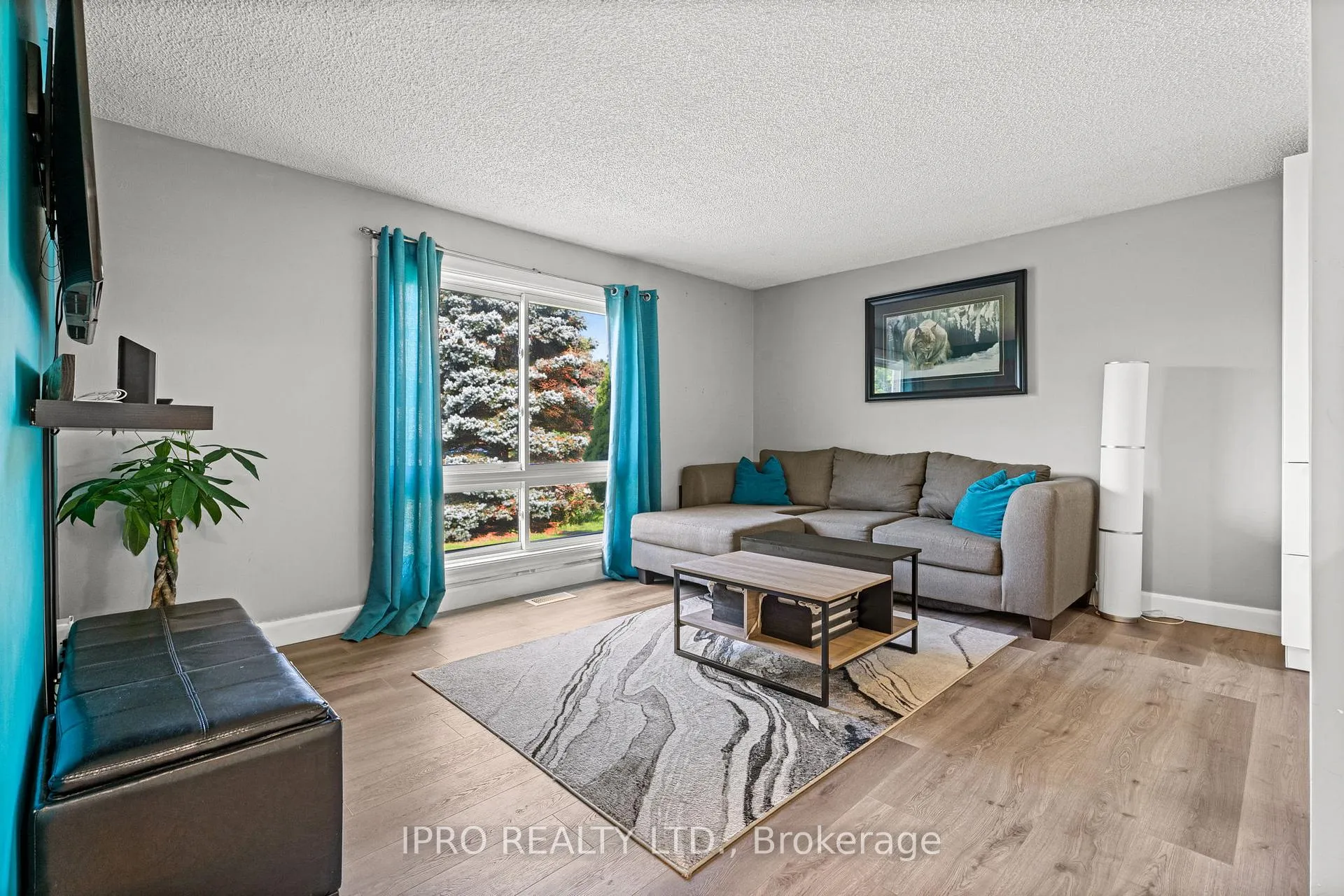 Photo 12 of 128 Homestead Place, Kitchener, Forest Heights — HOMEH