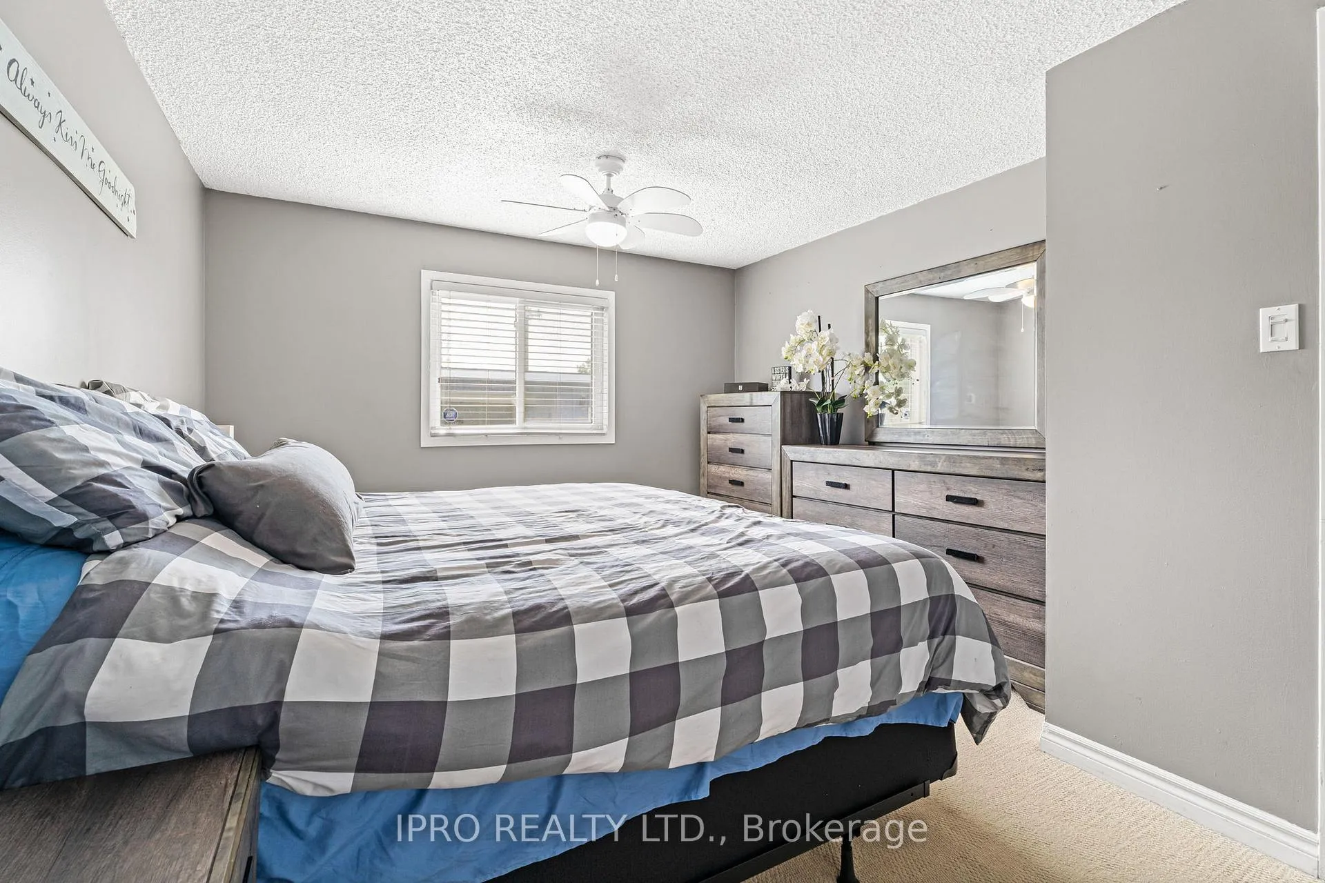 Photo 17 of 128 Homestead Place, Kitchener, Forest Heights — HOMEH