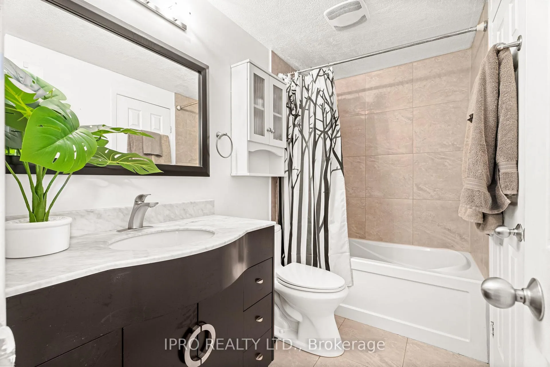 Photo 21 of 128 Homestead Place, Kitchener, Forest Heights — HOMEH