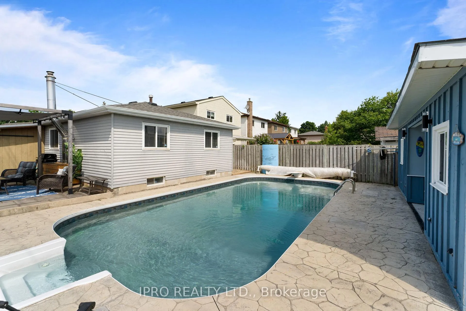 Photo 32 of 128 Homestead Place, Kitchener, Forest Heights — HOMEH
