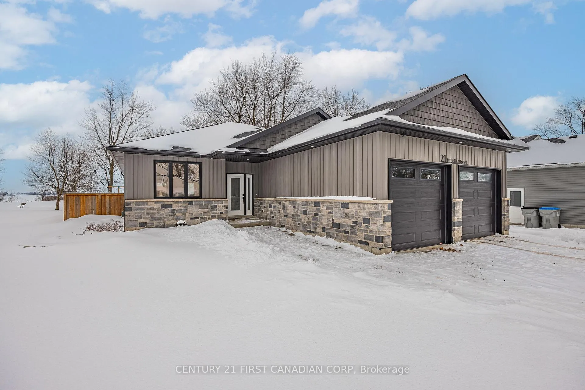 Photo 3 of 21 Middle Street, South Huron, Stephen — HOMEH