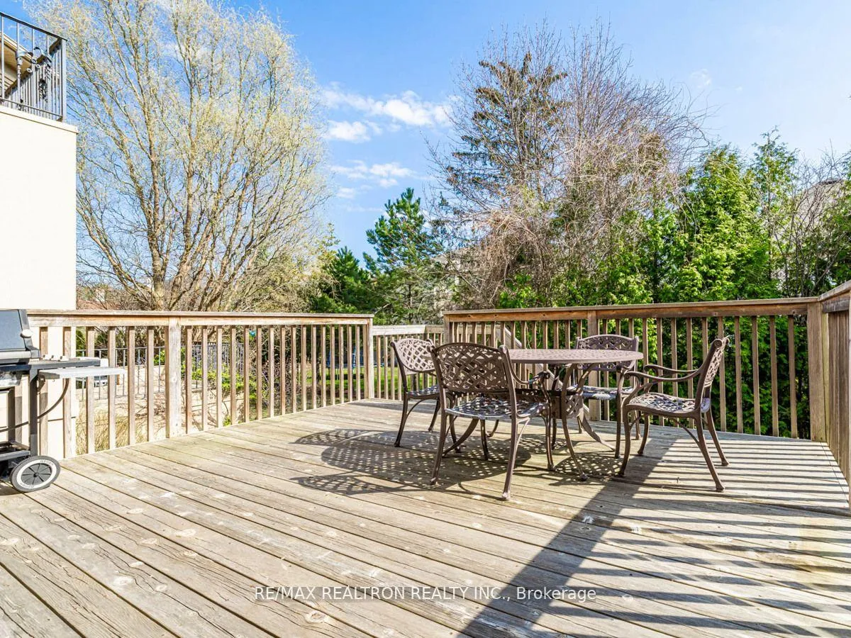 Photo 39 of 73 Pondview Road, Vaughan, Crestwood-Springfarm-Yorkhill — HOMEH
