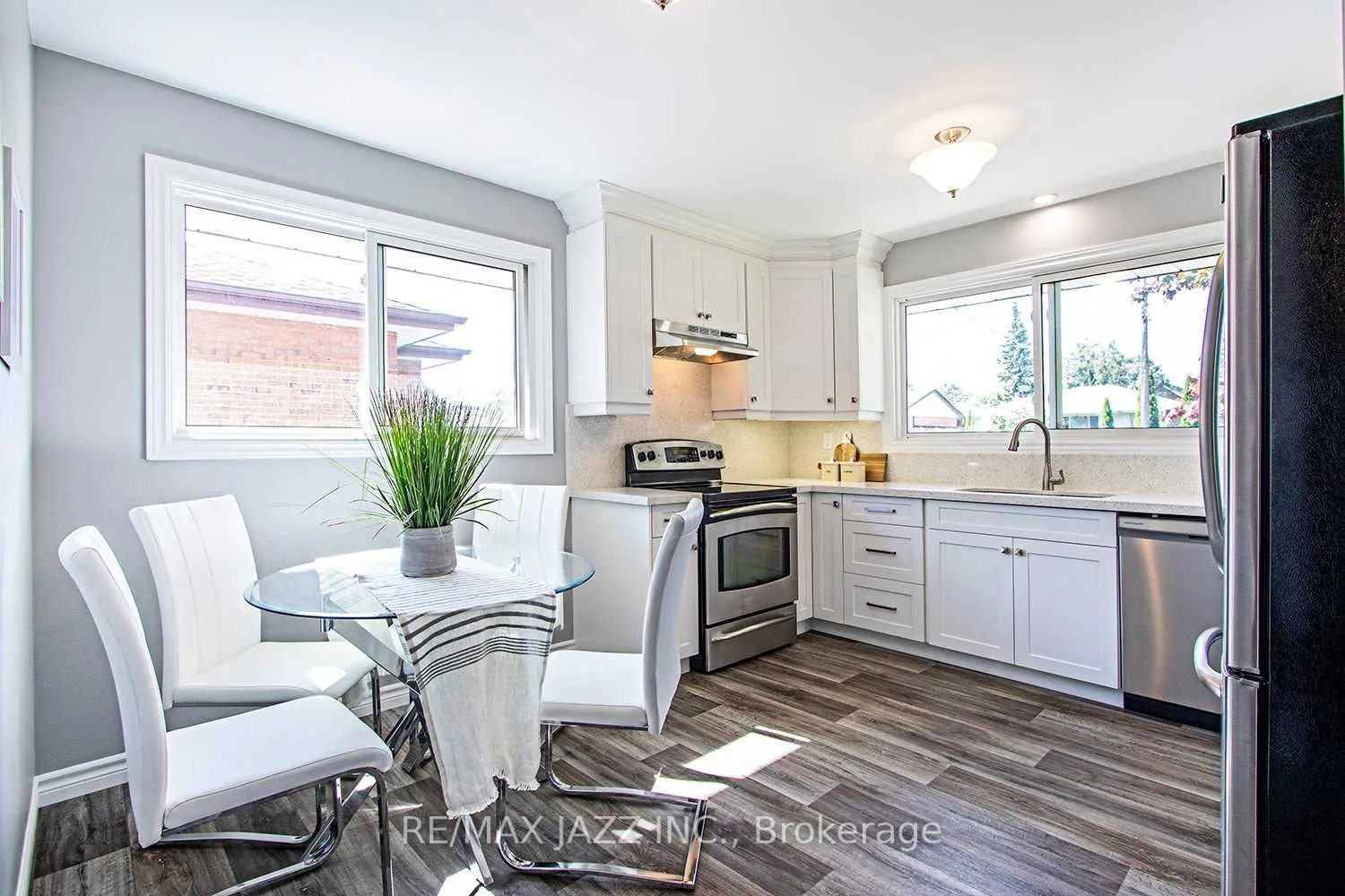Photo 2 of Unit Main, 325 Poplar Street, Oshawa, Donevan — HOMEH