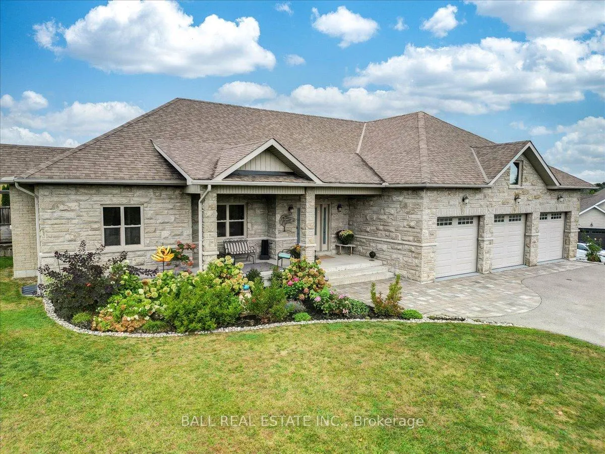 Photo 3 of 1101 Cragg Road, Uxbridge, Rural Uxbridge — HOMEH