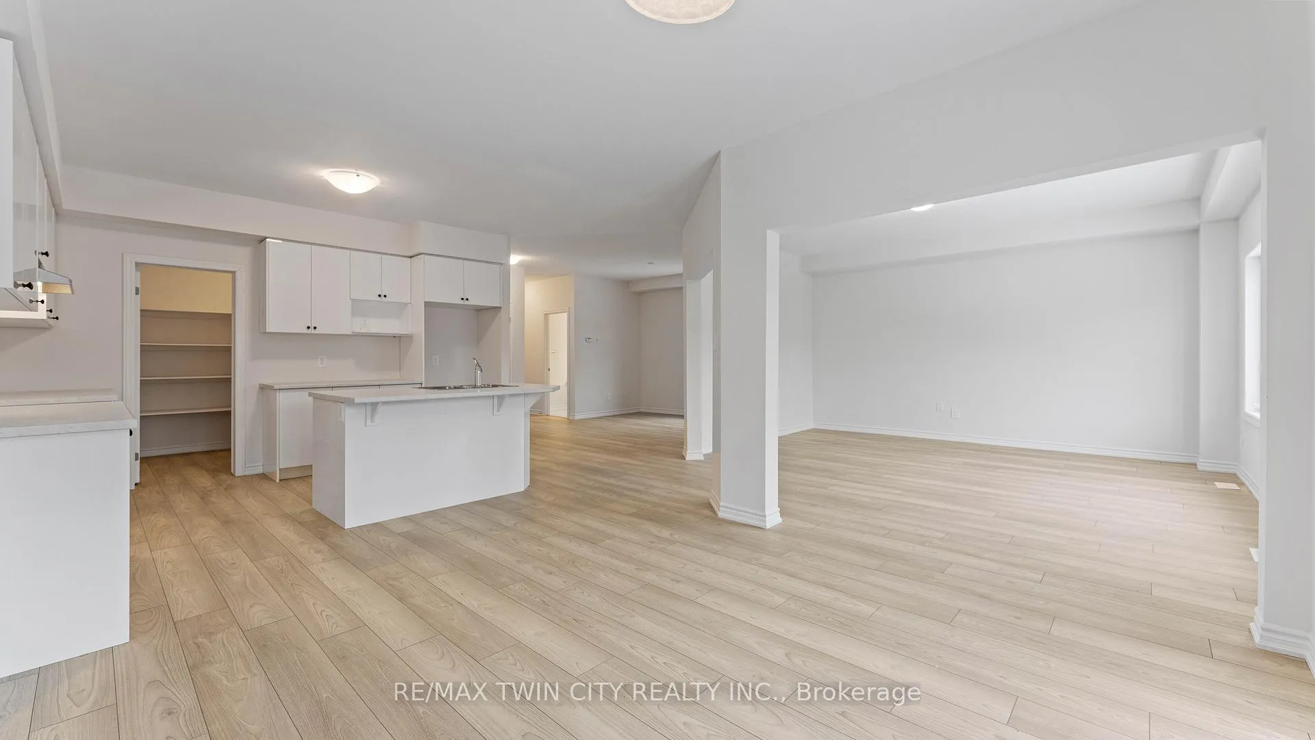 Photo 7 of 29 Stokes Road, Brant, Paris — HOMEH
