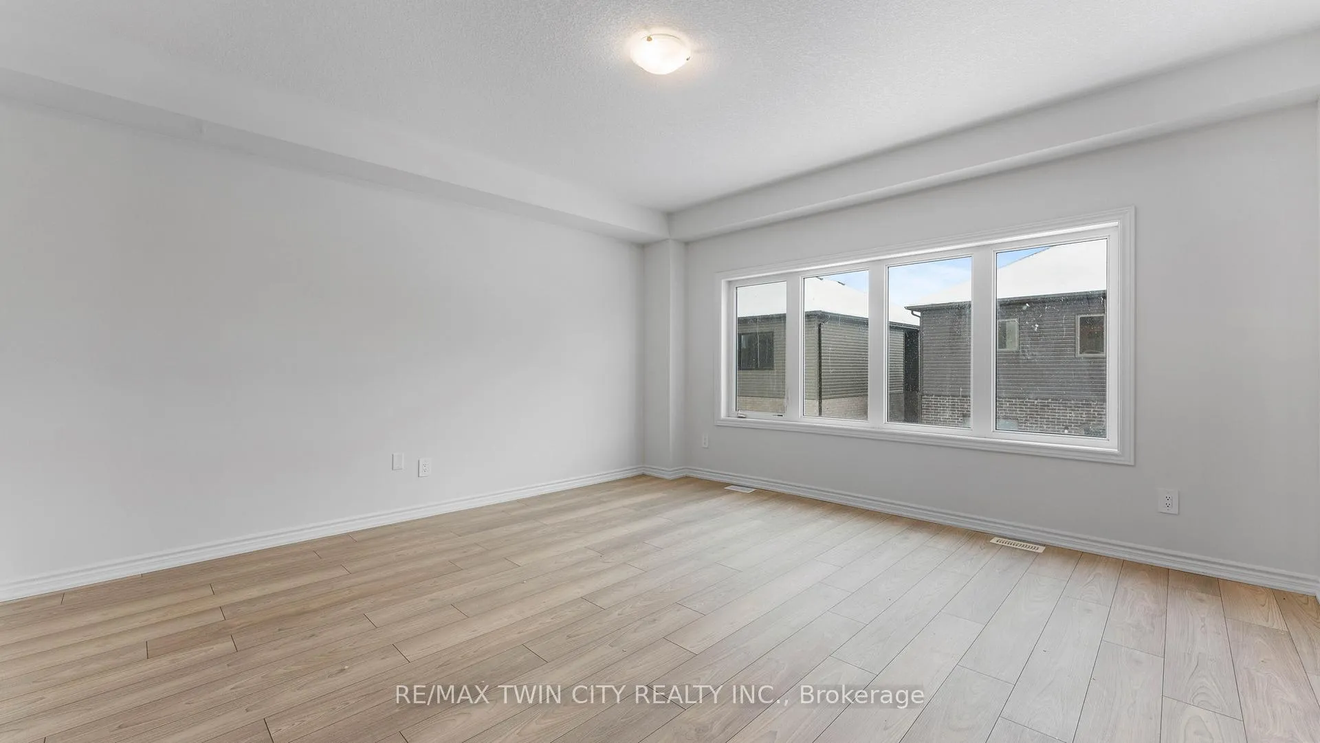 Photo 8 of 29 Stokes Road, Brant, Paris — HOMEH