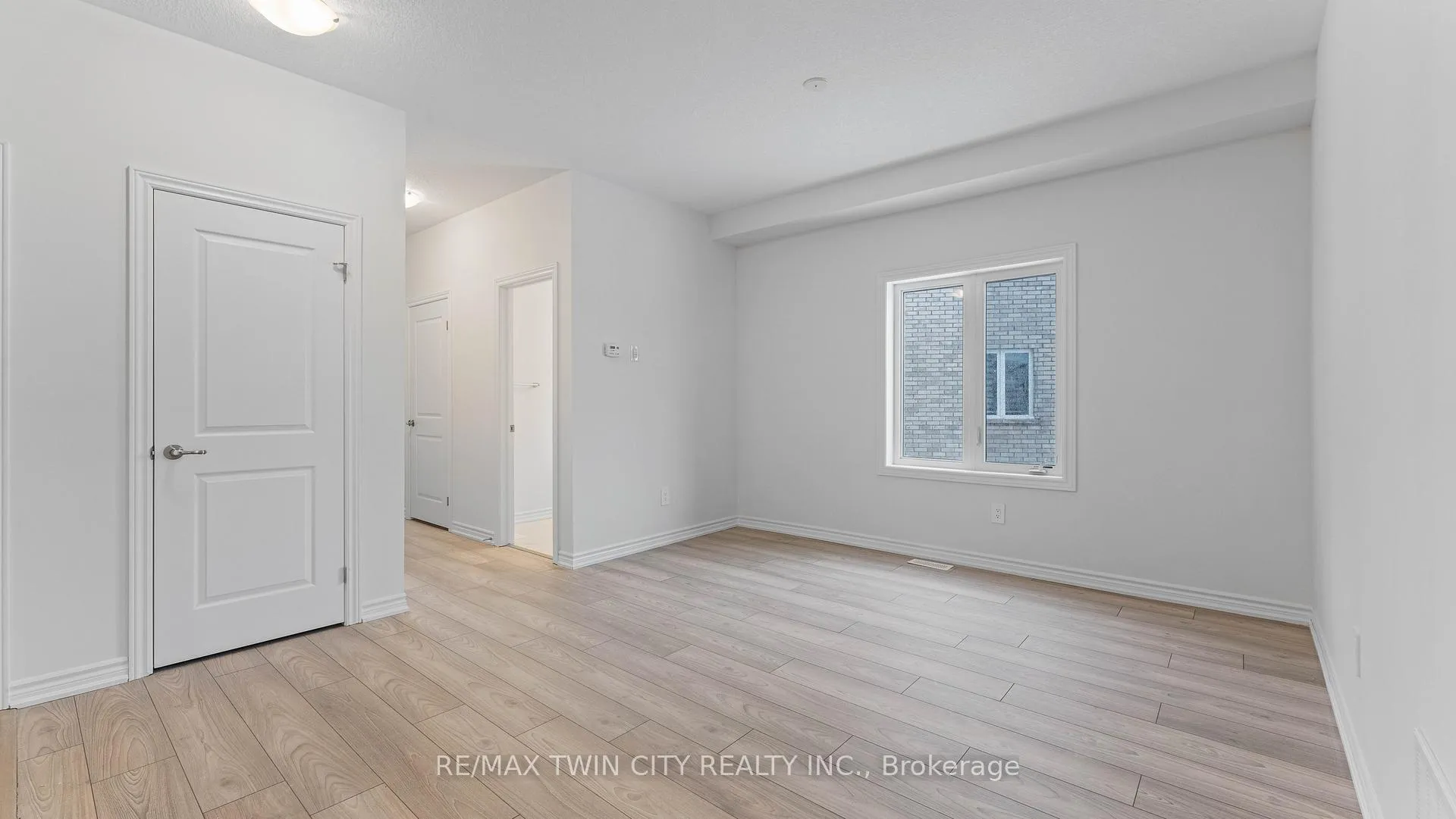 Photo 12 of 29 Stokes Road, Brant, Paris — HOMEH