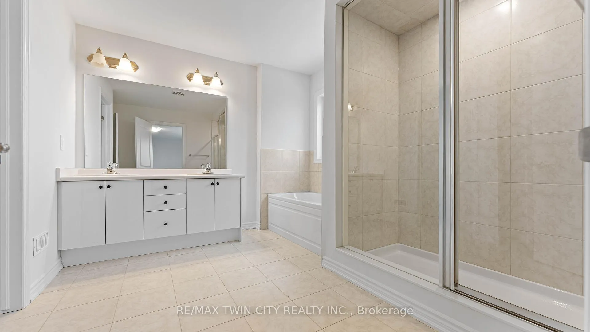Photo 17 of 29 Stokes Road, Brant, Paris — HOMEH