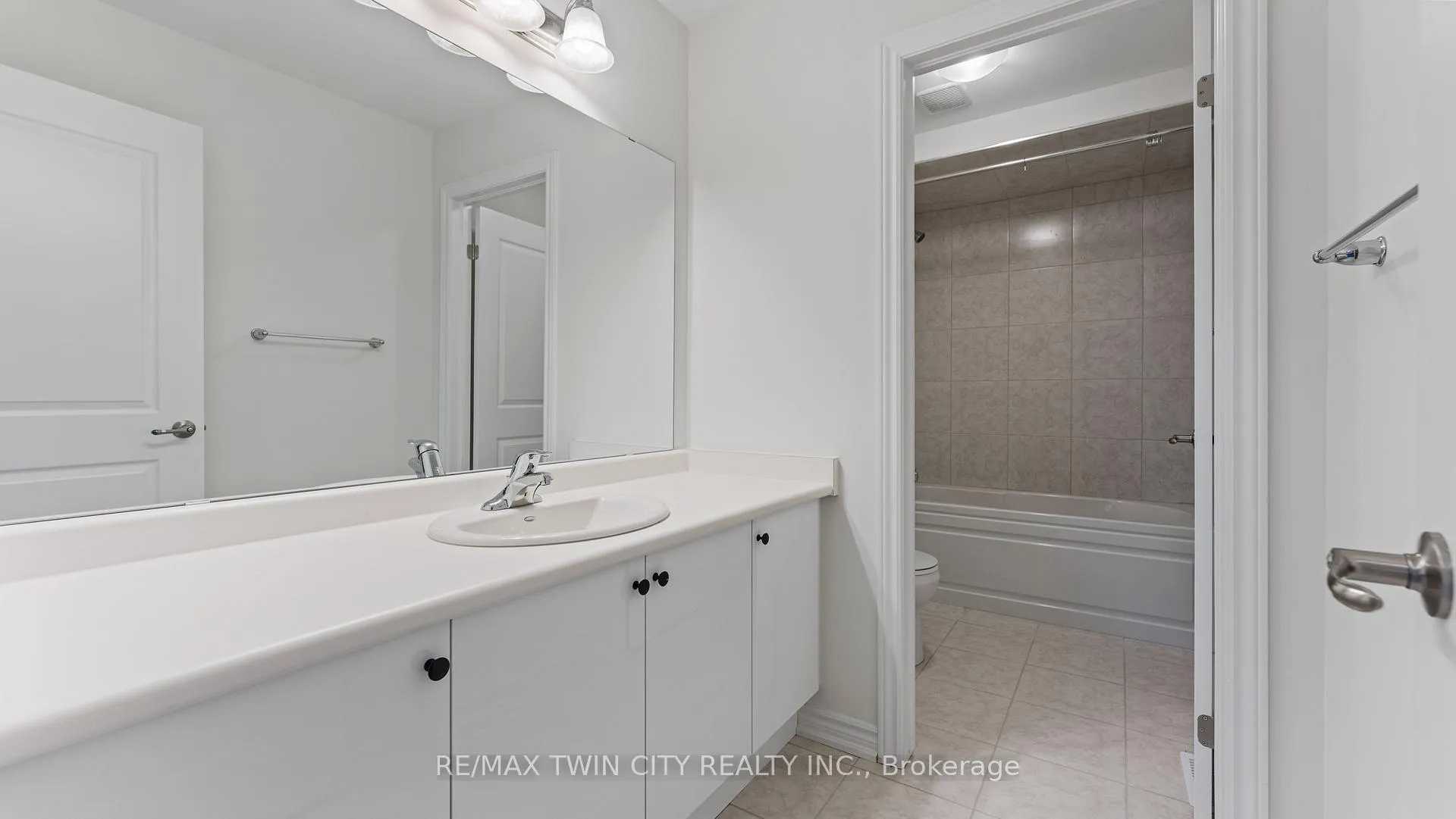 Photo 19 of 29 Stokes Road, Brant, Paris — HOMEH