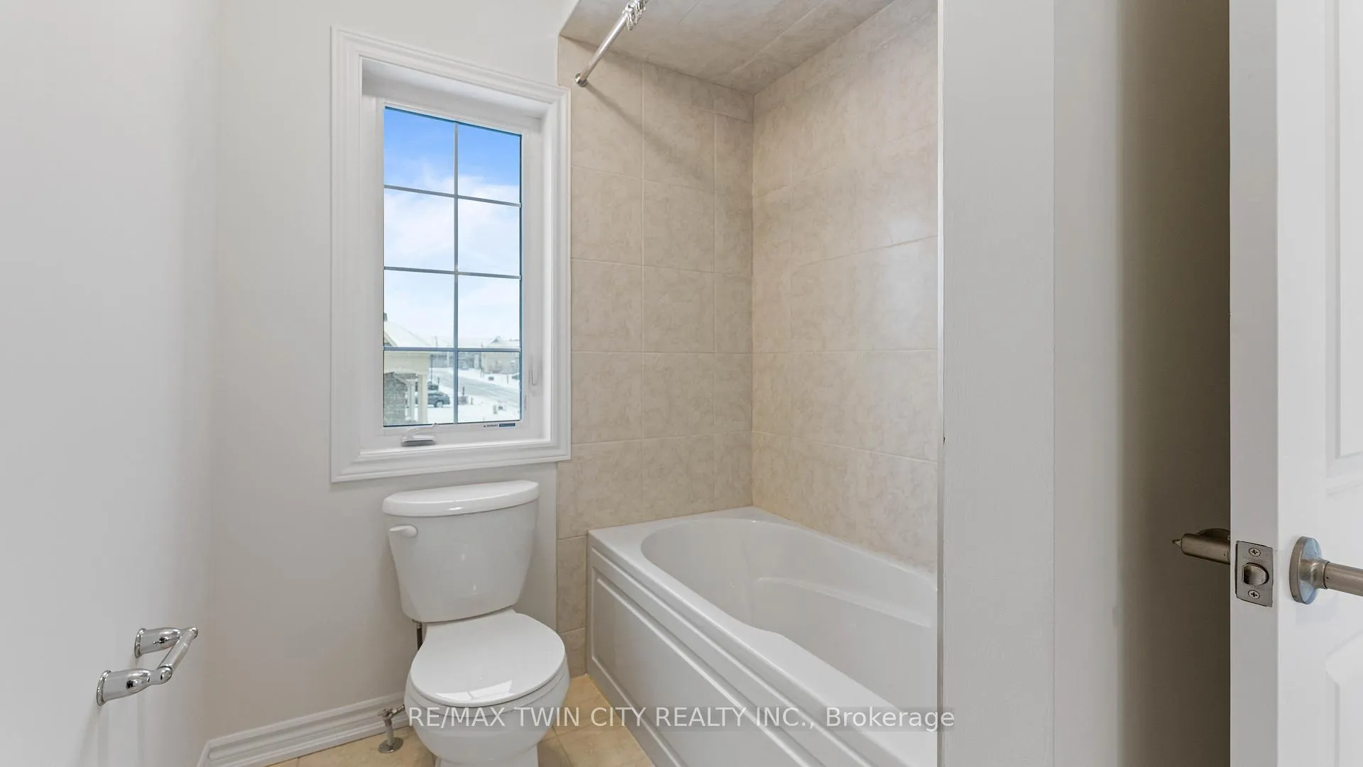Photo 22 of 29 Stokes Road, Brant, Paris — HOMEH