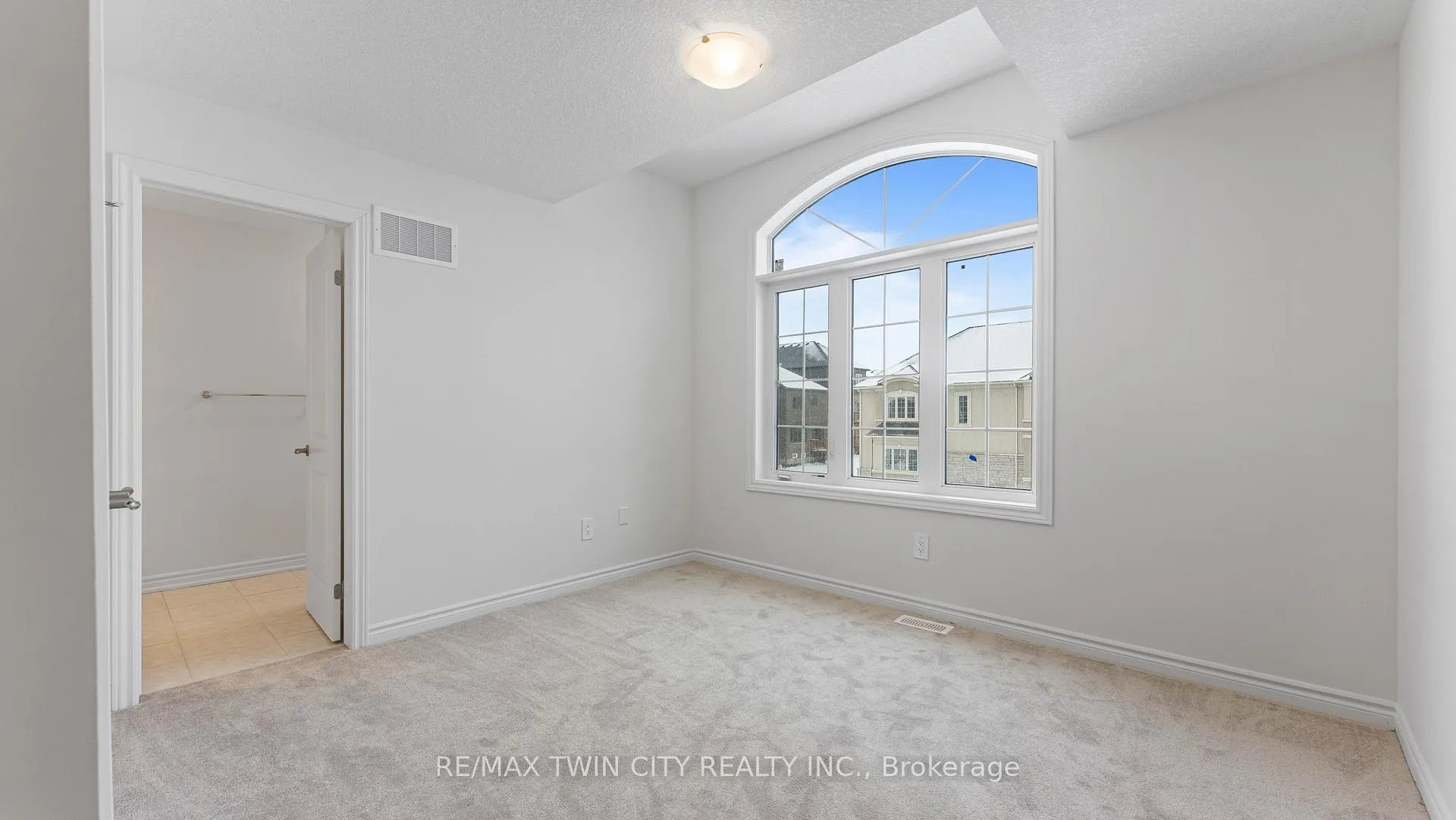 Photo 23 of 29 Stokes Road, Brant, Paris — HOMEH