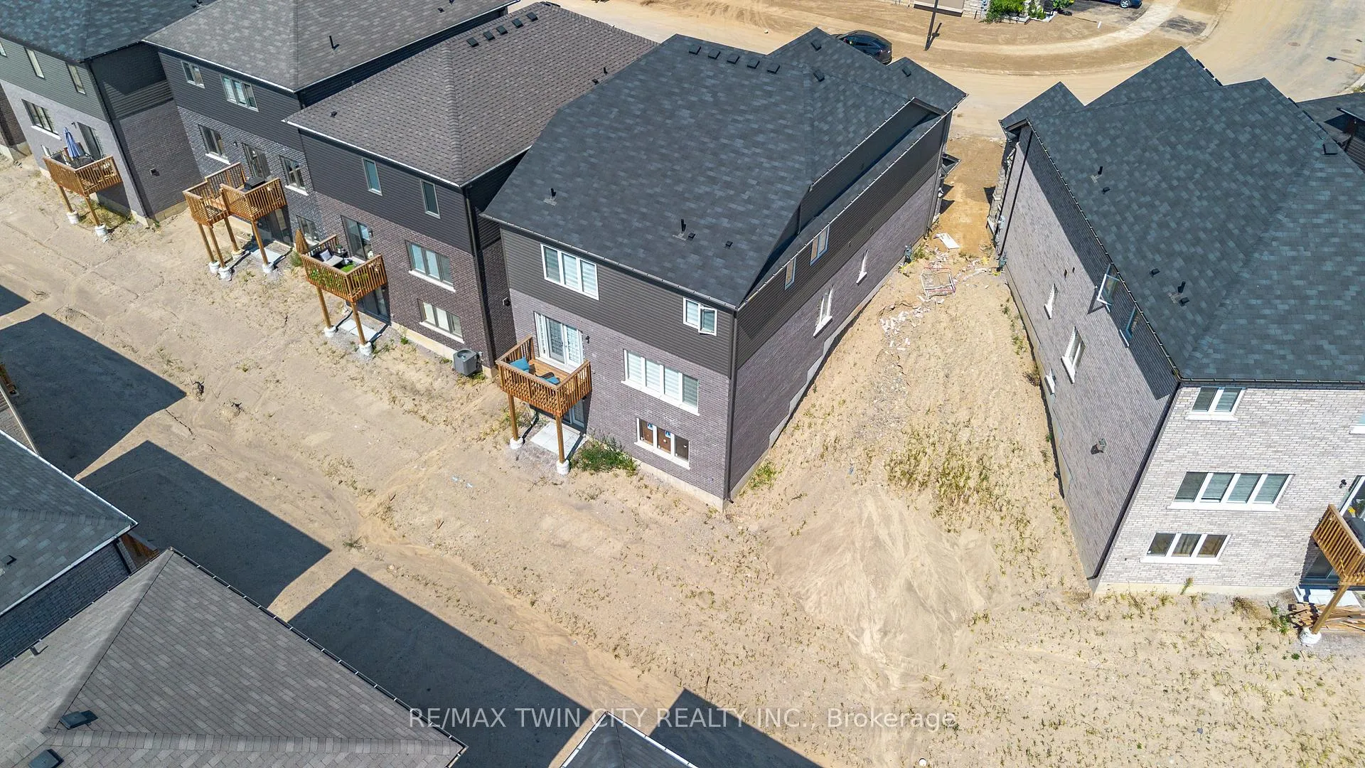 Photo 26 of 29 Stokes Road, Brant, Paris — HOMEH