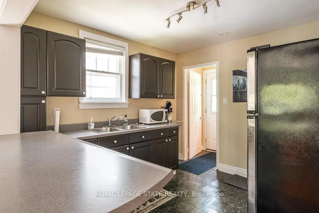 Photo 8 of 34 Norwood Road, Hamilton, Westdale — HOMEH
