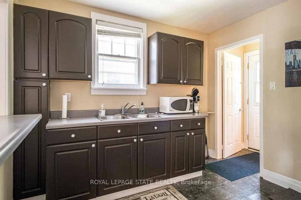 Photo 9 of 34 Norwood Road, Hamilton, Westdale — HOMEH