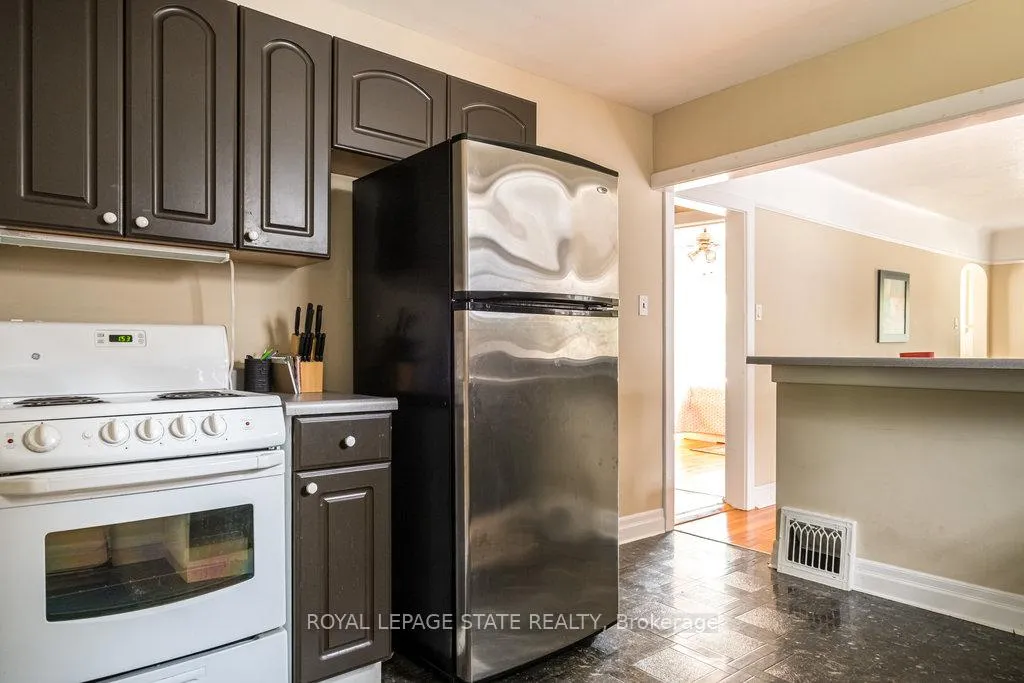 Photo 10 of 34 Norwood Road, Hamilton, Westdale — HOMEH