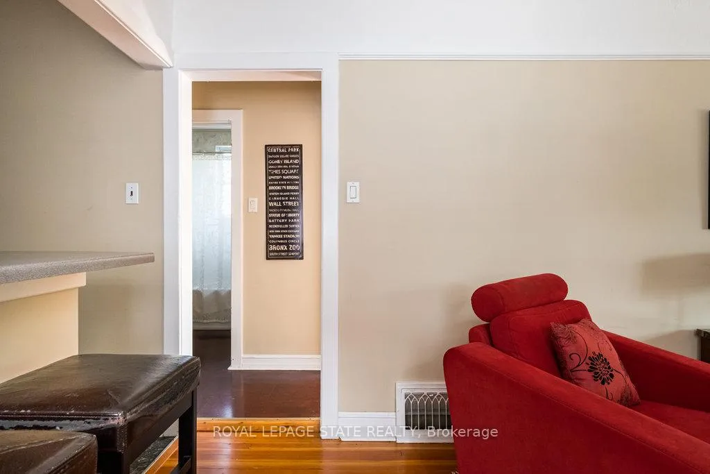 Photo 11 of 34 Norwood Road, Hamilton, Westdale — HOMEH