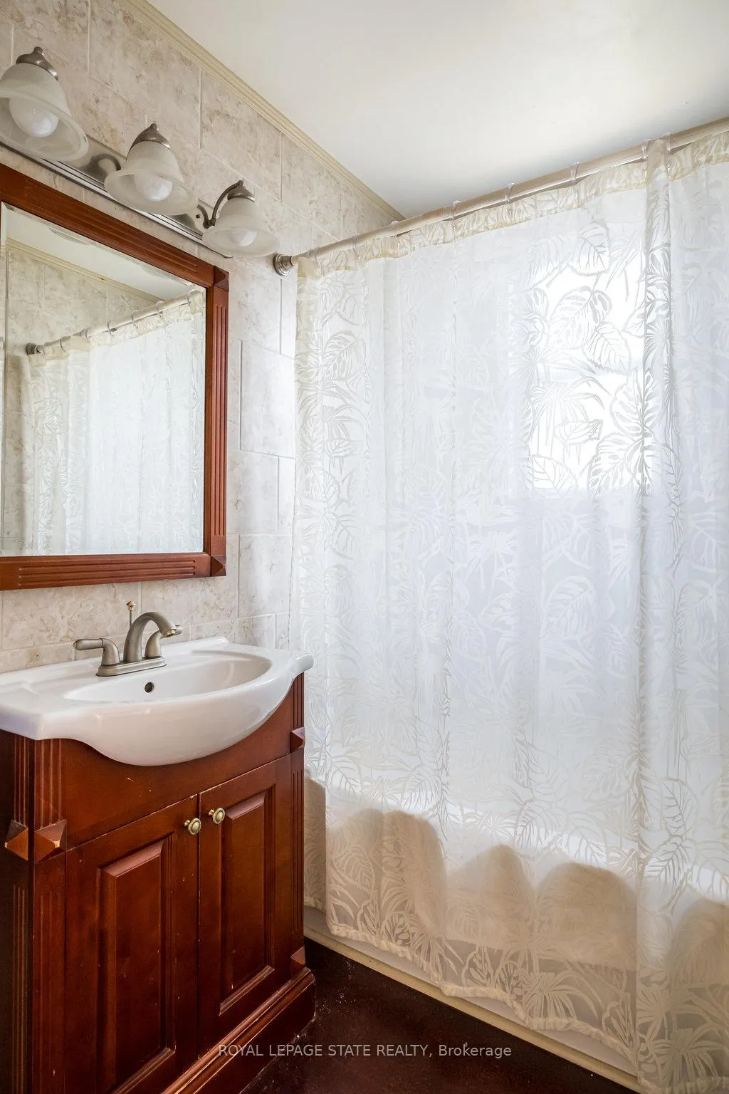 Photo 17 of 34 Norwood Road, Hamilton, Westdale — HOMEH