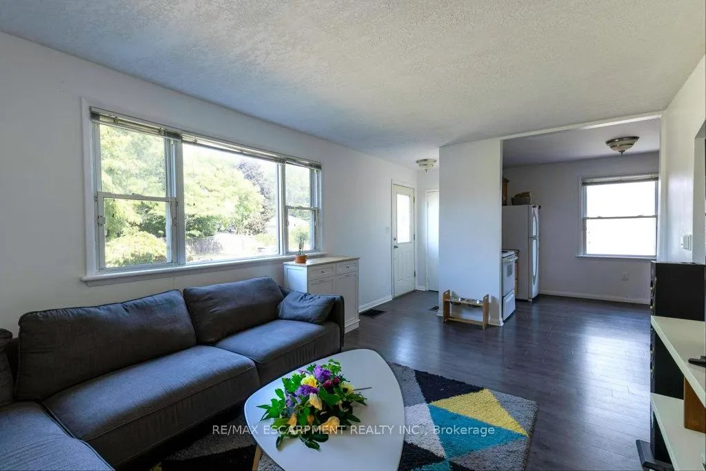 Photo 5 of 52 Martha Street, Hamilton, McQuesten — HOMEH