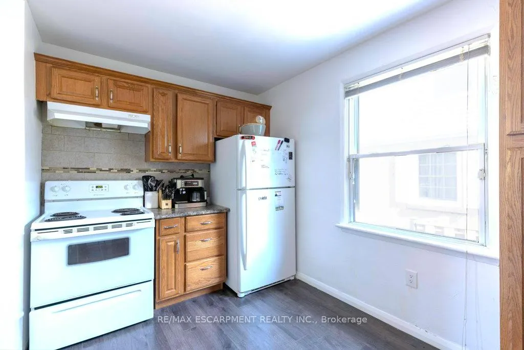 Photo 6 of 52 Martha Street, Hamilton, McQuesten — HOMEH