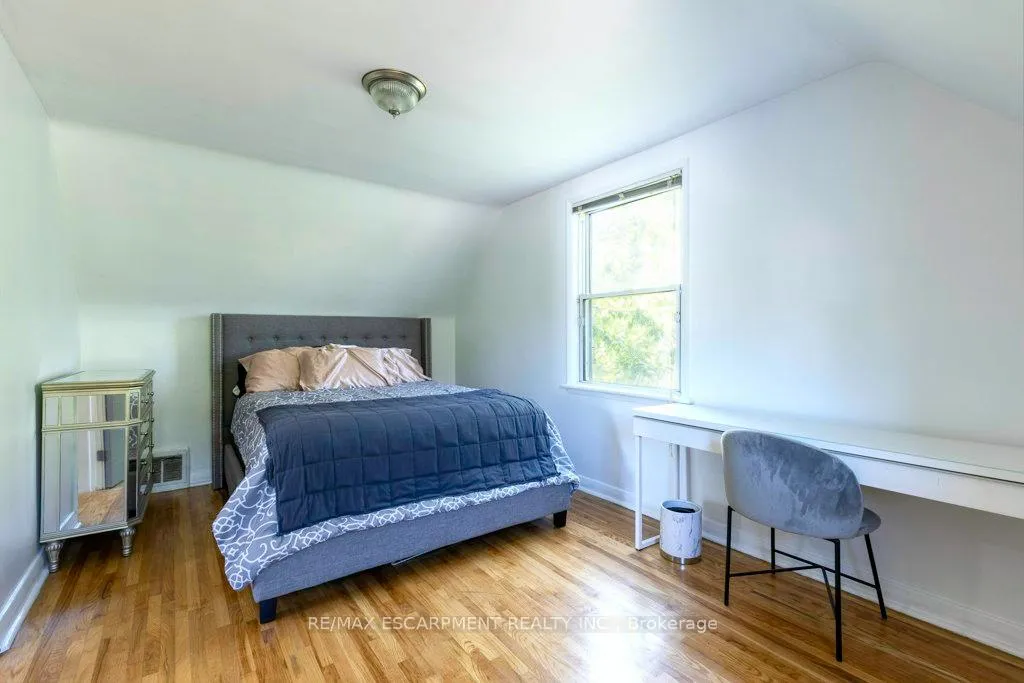 Photo 15 of 52 Martha Street, Hamilton, McQuesten — HOMEH