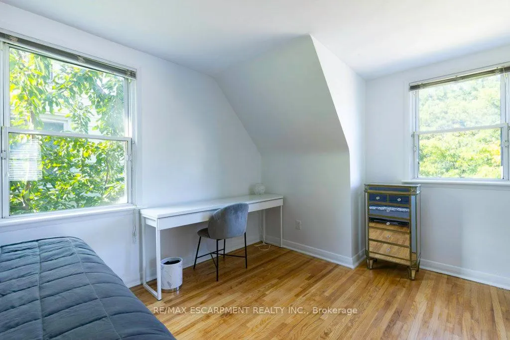 Photo 16 of 52 Martha Street, Hamilton, McQuesten — HOMEH