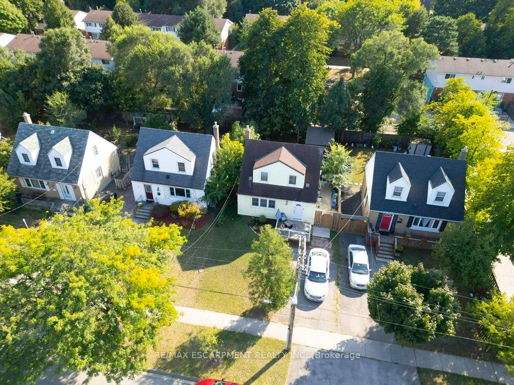 Photo 23 of 52 Martha Street, Hamilton, McQuesten — HOMEH