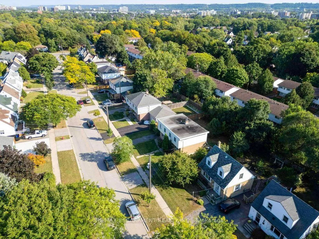 Photo 24 of 52 Martha Street, Hamilton, McQuesten — HOMEH