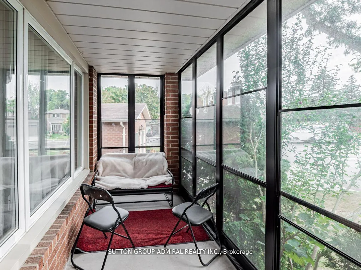 Photo 3 of 6 Cherry Hills Road, Vaughan, Glen Shields — HOMEH