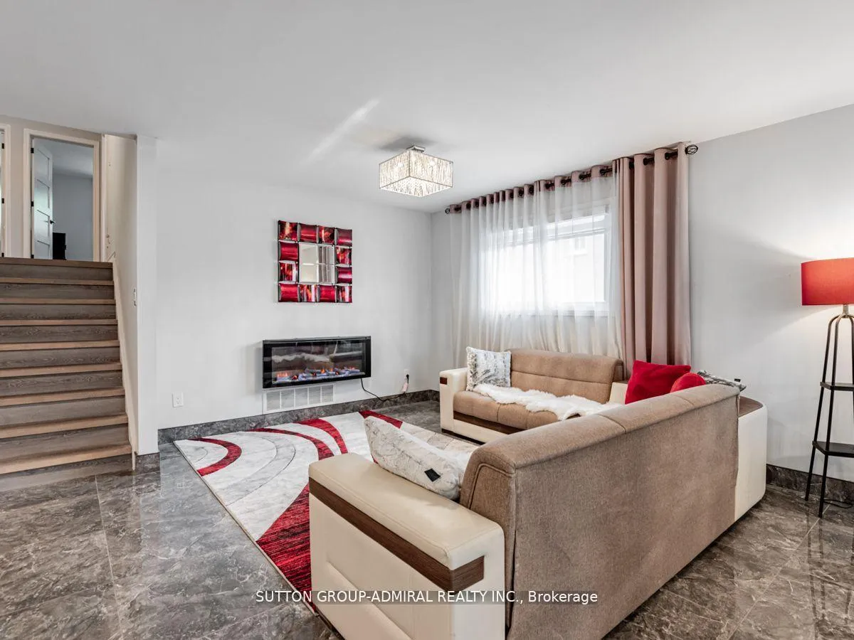 Photo 8 of 6 Cherry Hills Road, Vaughan, Glen Shields — HOMEH
