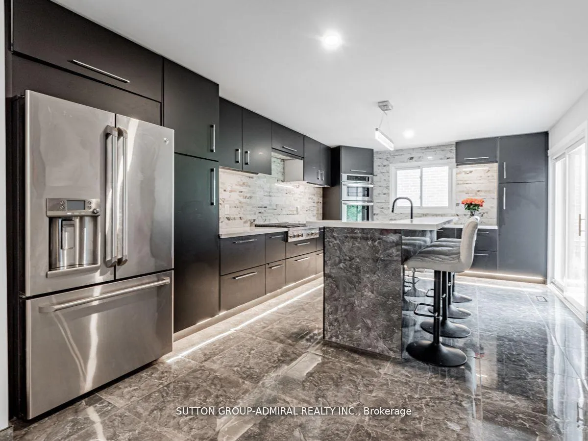 Photo 11 of 6 Cherry Hills Road, Vaughan, Glen Shields — HOMEH