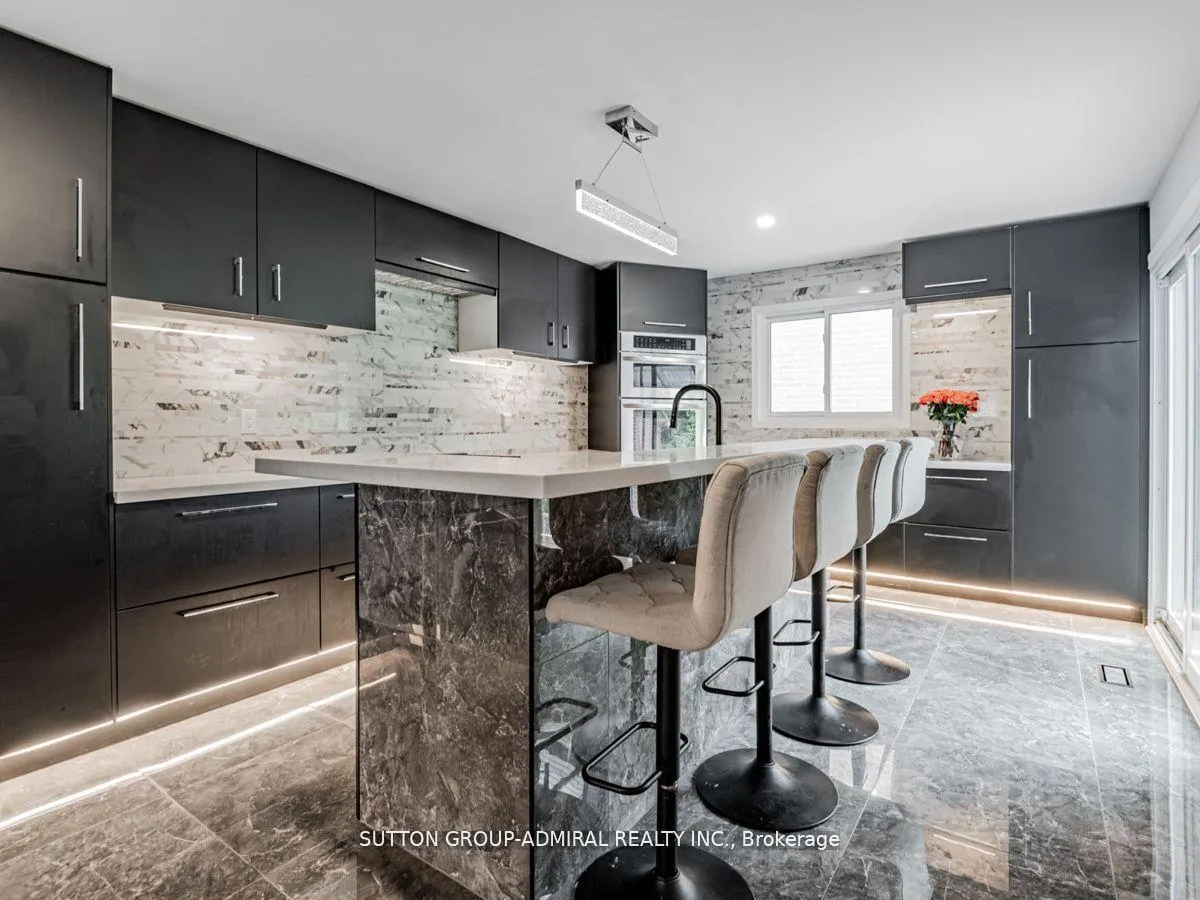 Photo 12 of 6 Cherry Hills Road, Vaughan, Glen Shields — HOMEH