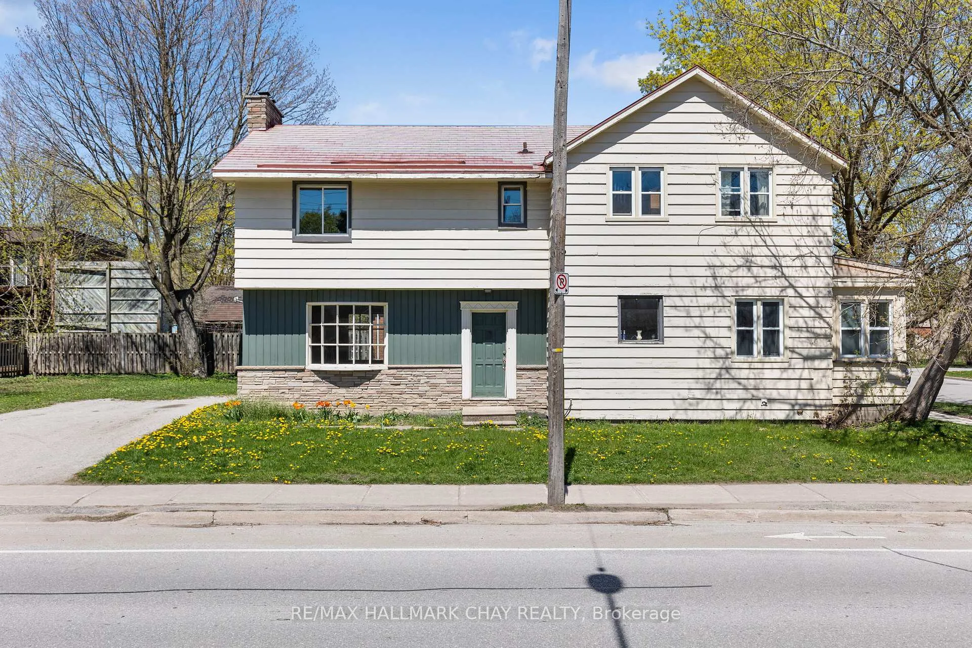 Photo 2 of 138 Peel Street, Barrie, Wellington — HOMEH