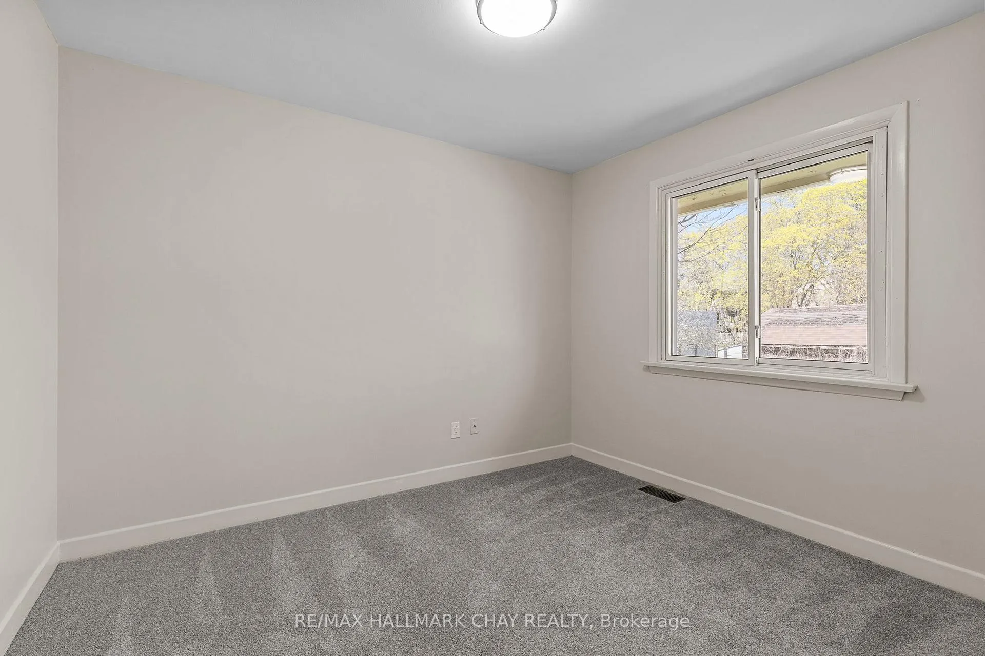 Photo 11 of 138 Peel Street, Barrie, Wellington — HOMEH