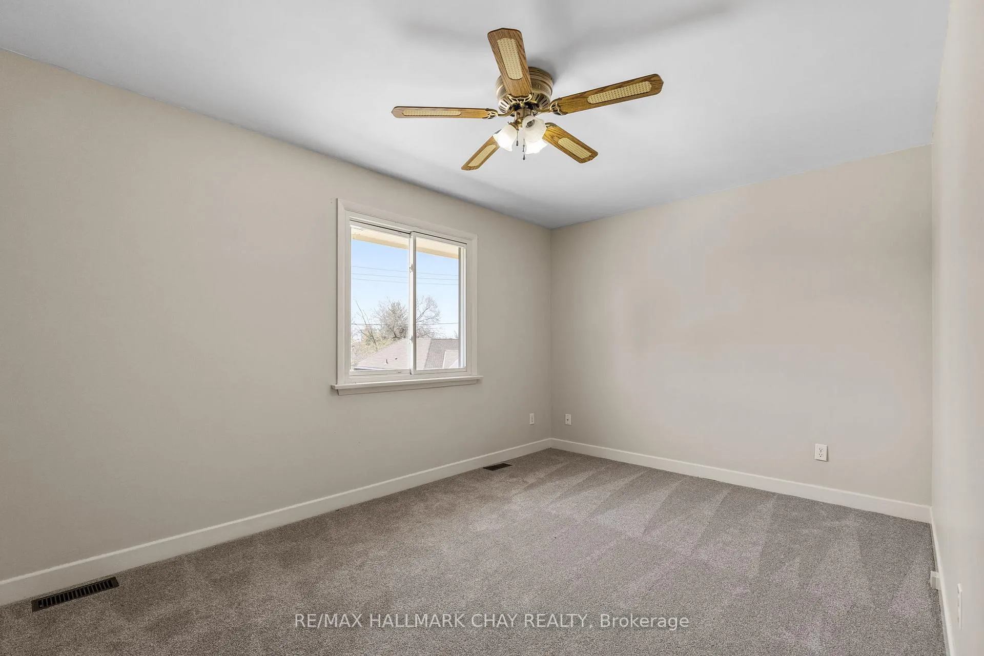 Photo 13 of 138 Peel Street, Barrie, Wellington — HOMEH