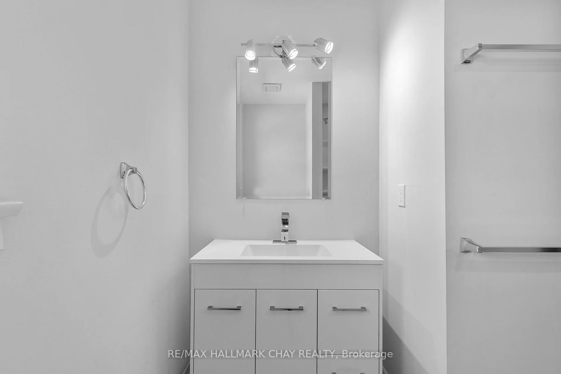 Photo 16 of 138 Peel Street, Barrie, Wellington — HOMEH