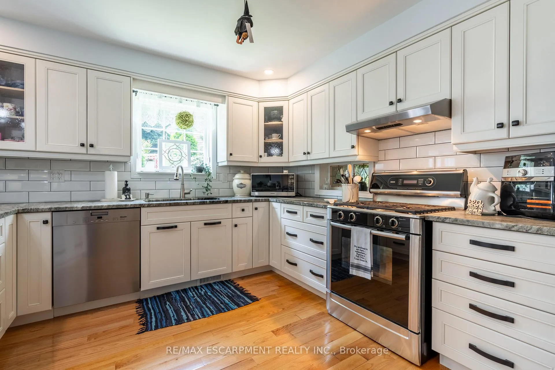 Photo 7 of 63 Forestgate Drive, Hamilton, Fessenden — HOMEH